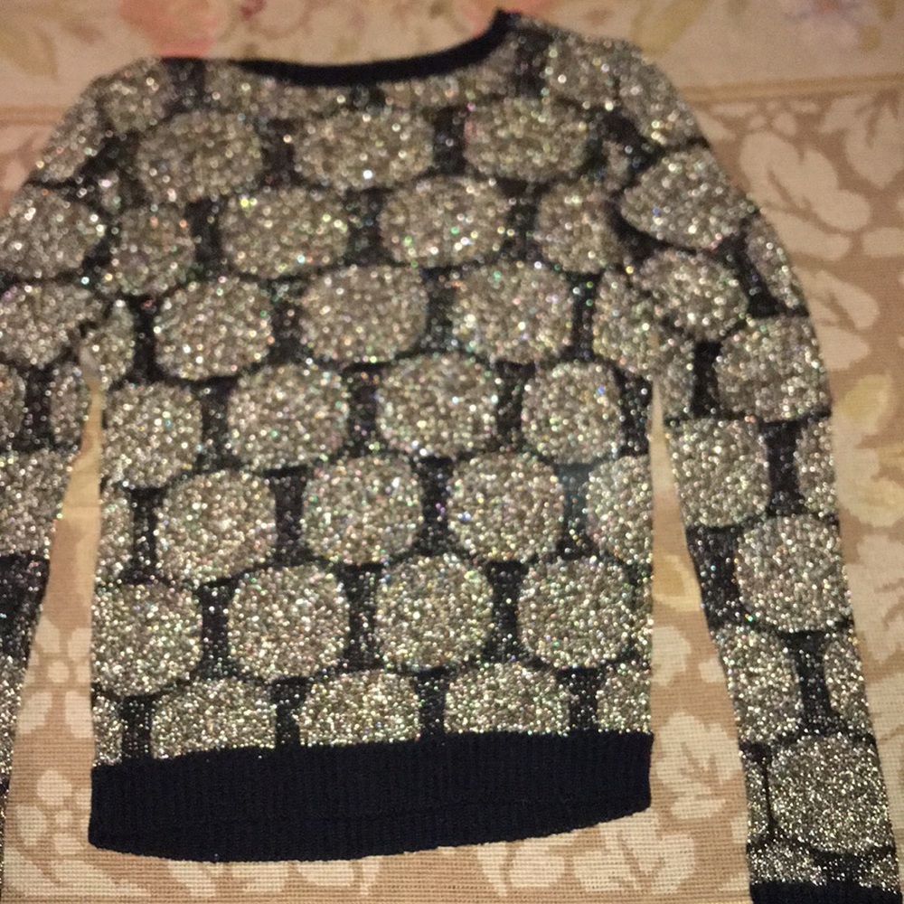 Gold Sweater - Picture 3 of 4